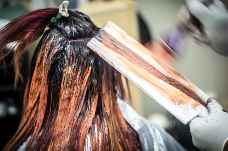 Balayage hair painting